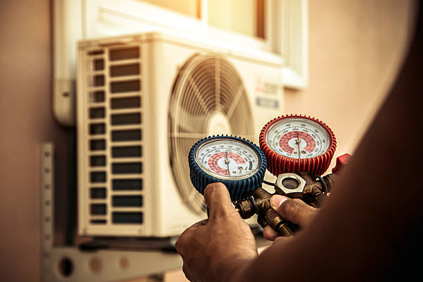 Professional Hvac technician working in Brownsburg, IN